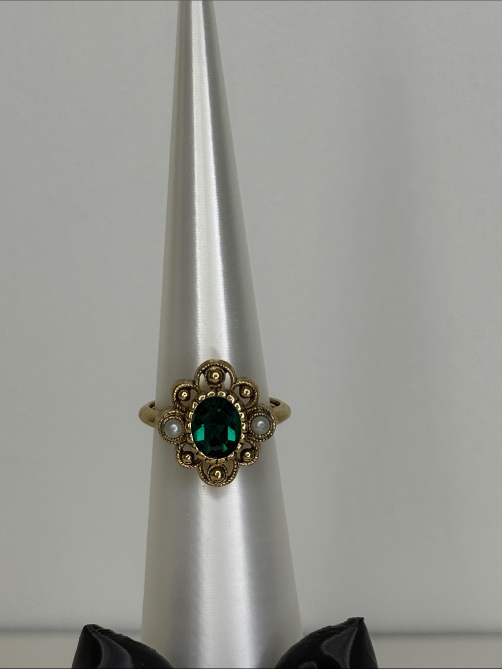 Adjustable Vintage Avon Versailles ring size 5-7